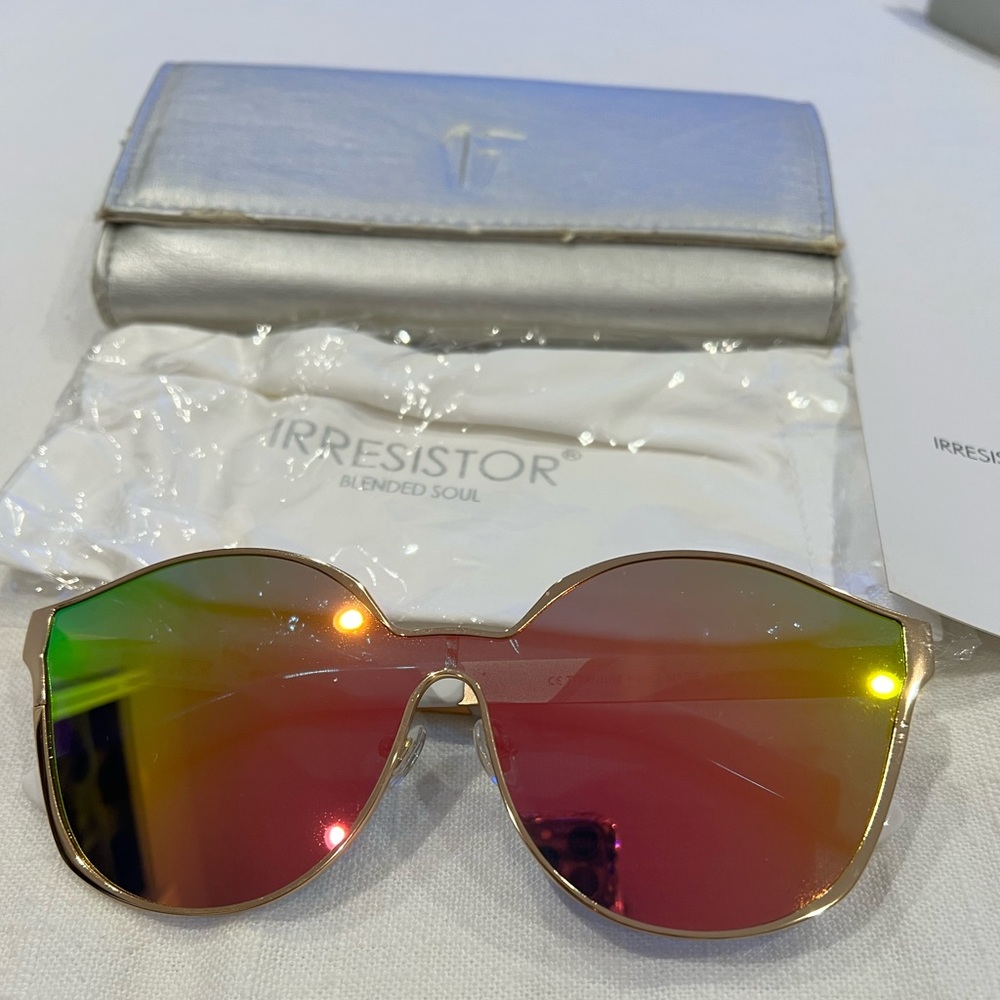 Irresistor sunglasses